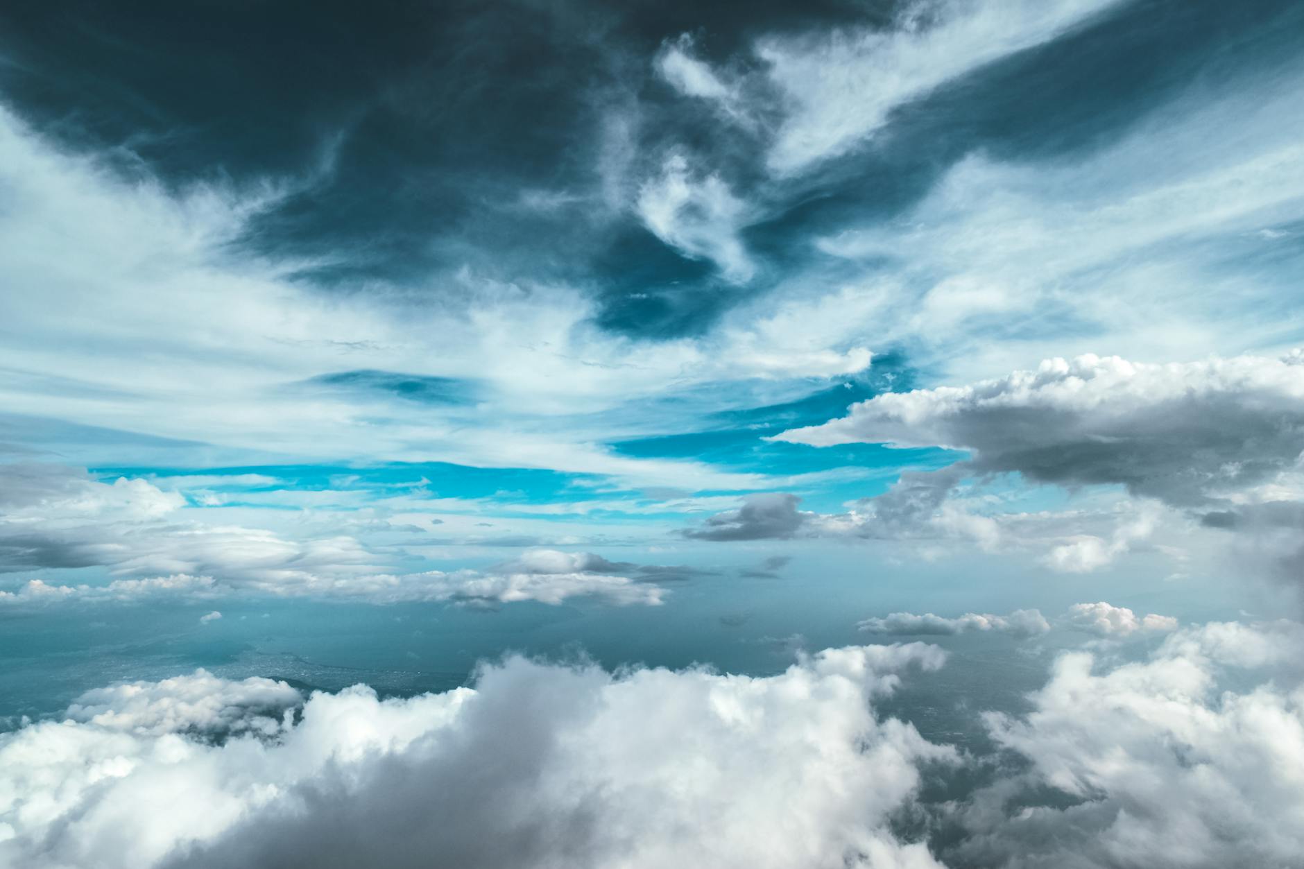 cloudy sky with cirrus on top and cumulus below it
